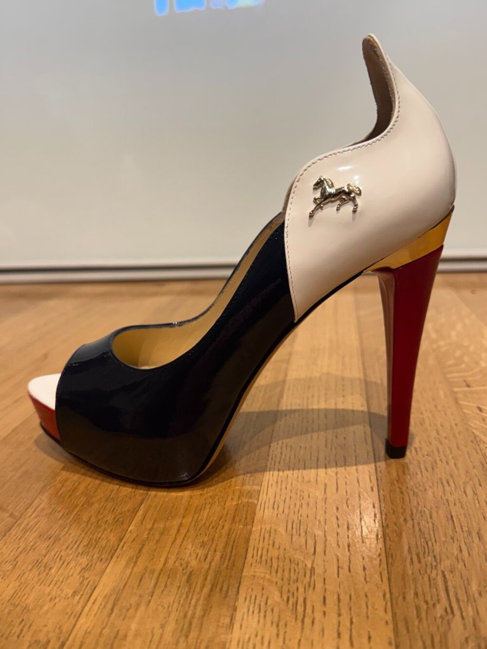 NWOT CAVALINHO Stiletto Heels 37